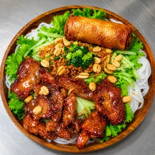 Hình ảnh BÚN GẠO MÌ XÀO THIT NƯỚNG -CHẢ GIÒ