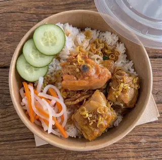 Hình ảnh Cơm gà kho sả - kho mềm