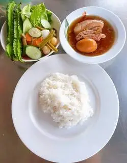Hình ảnh Cơm Thịt Kho Hột Vịt
