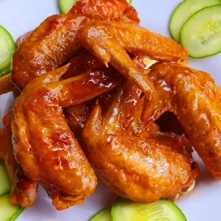 Hình ảnh Cơm cánh gà chiên nước mắm