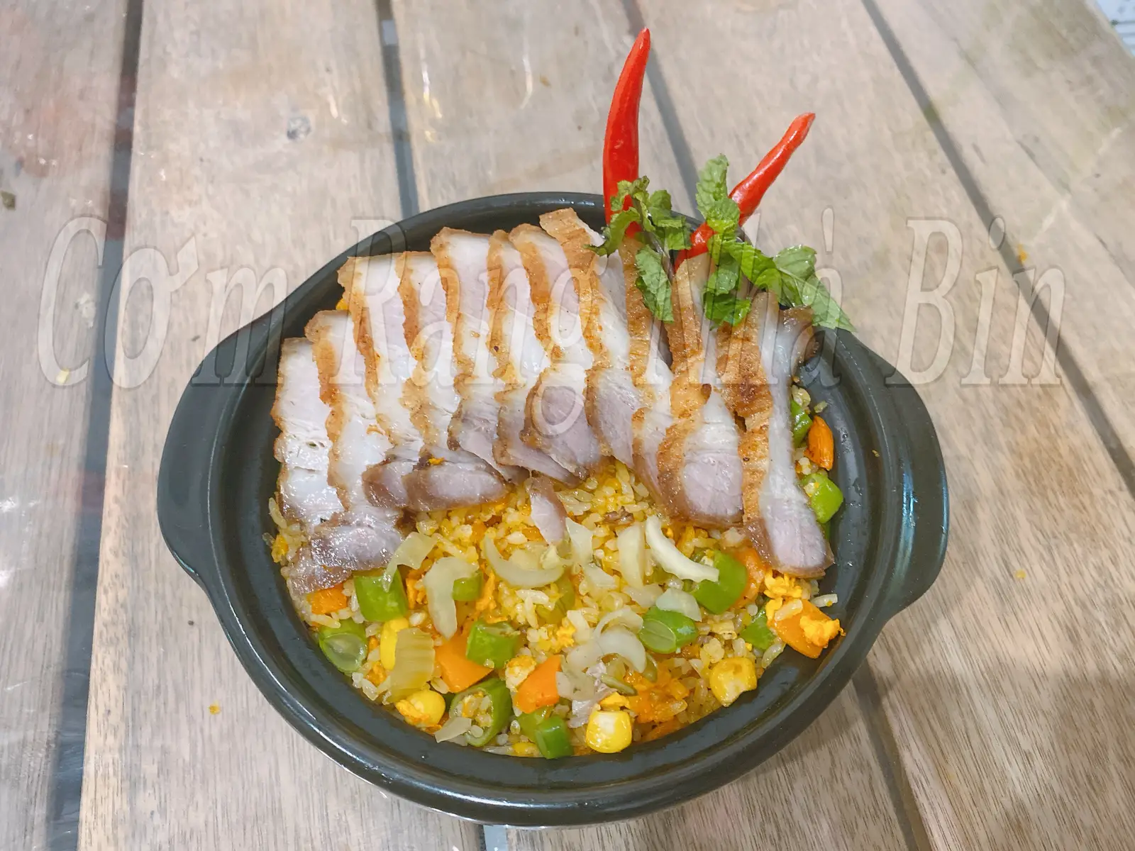 Hình ảnh Cơm chiên tỏi Ba chỉ chiên giòn kèm 1ly coca