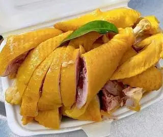 Hình ảnh gà ủ muối hoa tiêu 1/2 con - tặng 1 hũ sốt chấm 