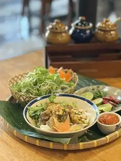Hình ảnh Mì Quảng tô em bé