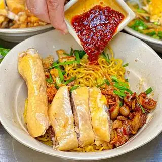 Hình ảnh Hủ tiếu mì gà ta