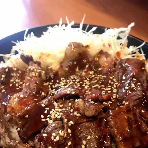 Hình ảnh Cơm bò bit-tet - 牛ロース丼
