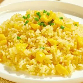 Hình ảnh cơm rang trứng xúc xích