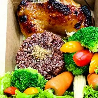 Hình ảnh Cơm lức gà nướng - Eat Clean