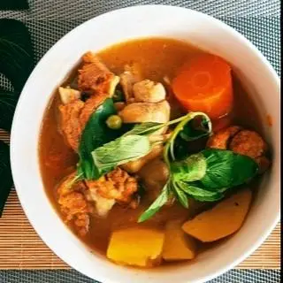 Hình ảnh Lagu Sườn Heo & Gà + Bánh Mì