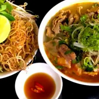Hình ảnh Bún bò tái - nạm