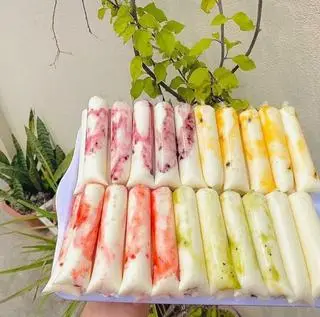 Hình ảnh COMBO 15 BỊCH SỮA CHUA TÚI MIX VỊ NGẪU NHIÊN (TẶNG 1 TÚI)