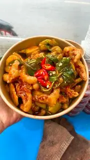 Hình ảnh Chân gà sốt Thái lớn