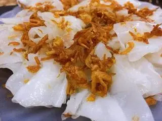 Hình ảnh Bánh ướt thêm kèm hành phi 
