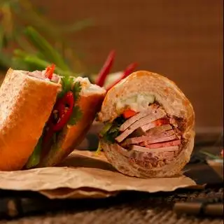 Hình ảnh Bánh mì biết đi siêu topping