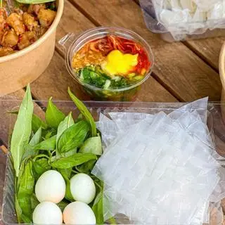 Hình ảnh Bánh Tráng Chấm Sốt Bơ Tép Hành Phi + Trứng