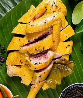 Hình ảnh Gà Ủ Muối 1/2 Con ( Ăn Mát) Tặng Sốt Chấm Đặt Biệt