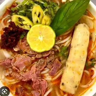 Hình ảnh Bún bò tái - chả thẻ