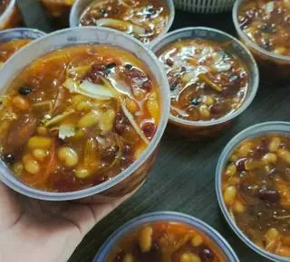 Hình ảnh Chè thập cẩm - 1kg kèm dừa khô + cốt dừa