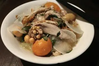 Hình ảnh Bánh ướt thập cẩm