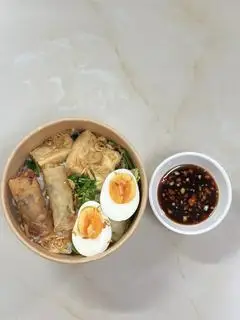 Hình ảnh Bún nước tương - trứng chín