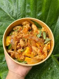 Hình ảnh Chân gà mix sứa xốt thái 