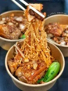 Hình ảnh mì trộn tóp mỡ gà mắm tỏi