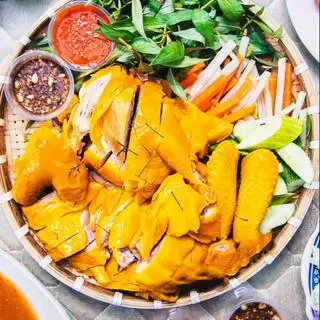 Hình ảnh 1/2 Con Gà Ủ Muối Hoa Tiêu Tặng kèm 4 Bánh bao 