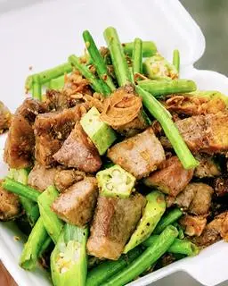 Hình ảnh Vú heo chiên tỏi ớt