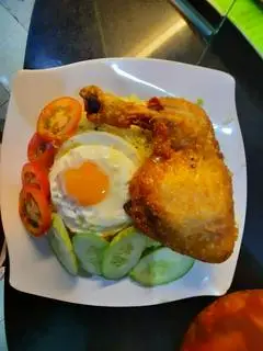 Hình ảnh Cơm Gà Ốp La Size(Trung) 