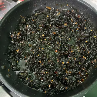 Hình ảnh Khô Bò Đen Cháy tỏi 