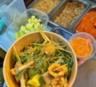 Hình ảnh Chân gà sốt thái trứng non - sứa