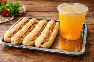 Hình ảnh Bánh Mì Que full toping 