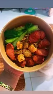 Hình ảnh mì trộn xúc xích 