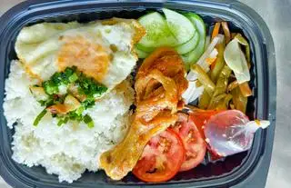 Hình ảnh combo Gà sốt xí mụi chua ngọt, chả bì