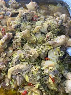 Hình ảnh gà kho xả 