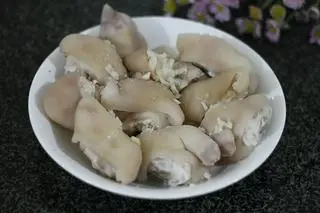 Hình ảnh 1 móng giò