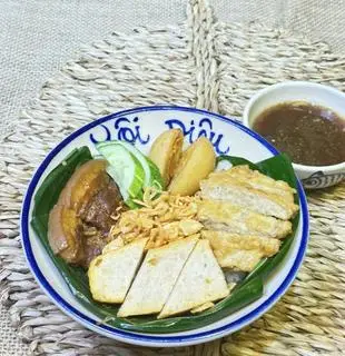 Hình ảnh Xôi Đặc biệt 1: Xôi thịt kho - trứng kho - chả mỡ kho - chả cốm