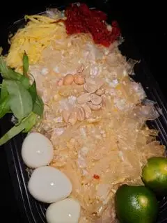 Hình ảnh bánh tráng bóp trứng 