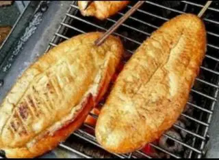 Hình ảnh bánh mì nướng bơ mật ong rừng nguyên chất