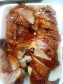 Hình ảnh vịt quay tiêu 1/2 con
