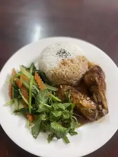 Hình ảnh Cơm gà xối mỡ hành
