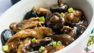 Hình ảnh gà xào nấm thêm