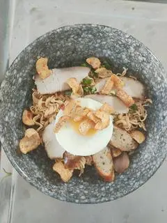 Hình ảnh Mì trộn tóp mỡ