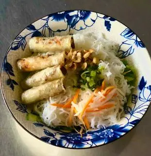 Hình ảnh Bún chả giò tôm