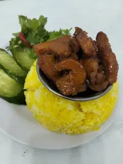 Hình ảnh Cơm cá rim cay 