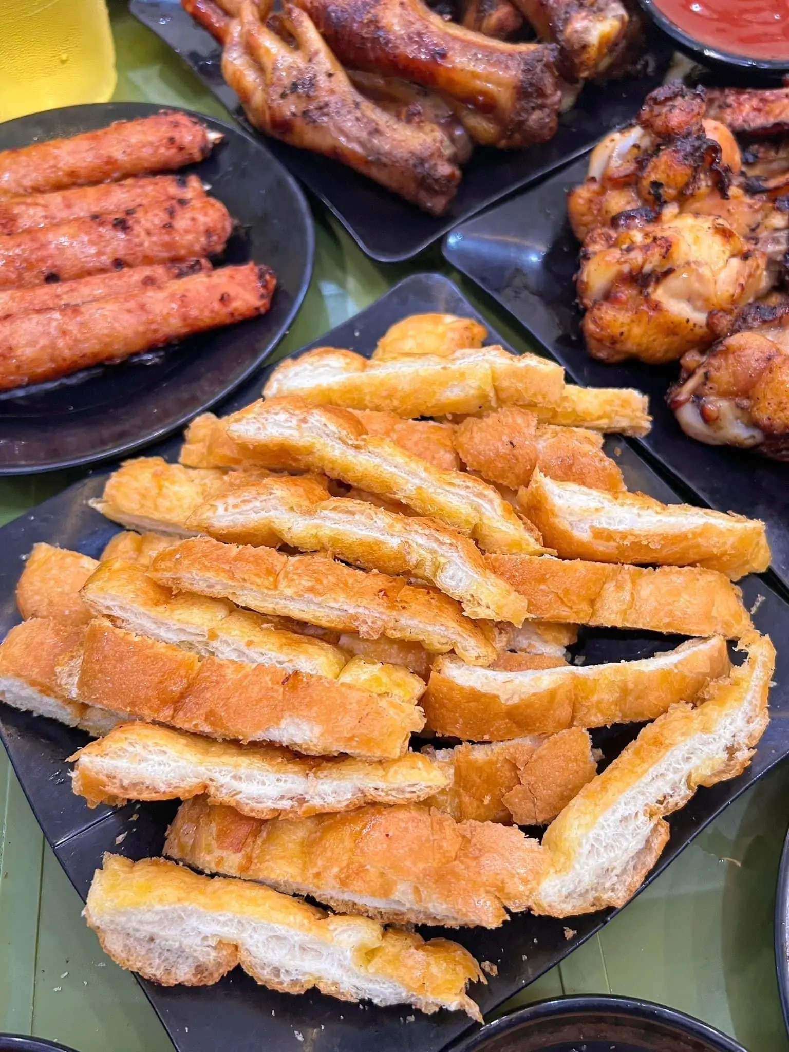 Hình ảnh Bánh mì nướng bơ mật ong