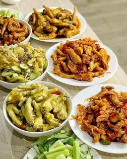 Hình ảnh Combo Chân gà sả tắc + Sốt thái rút xương ( Size hộp 6 chân)