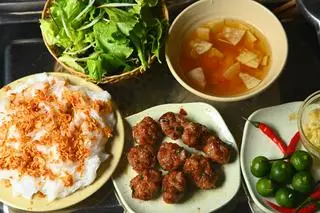 Hình ảnh Bánh Cuốn Chả Viên