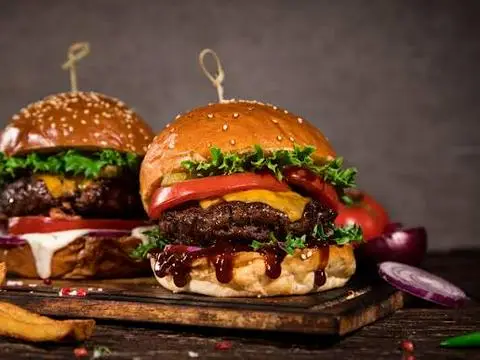 Hình ảnh Hamburger 2 tầng đặc biệt full toppings quận 1