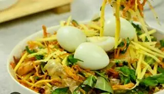 Hình ảnh bánh tráng trộn khô gà 