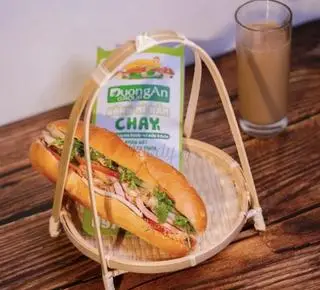 Hình ảnh Bánh Mì Chả Lụa Nấm Chay